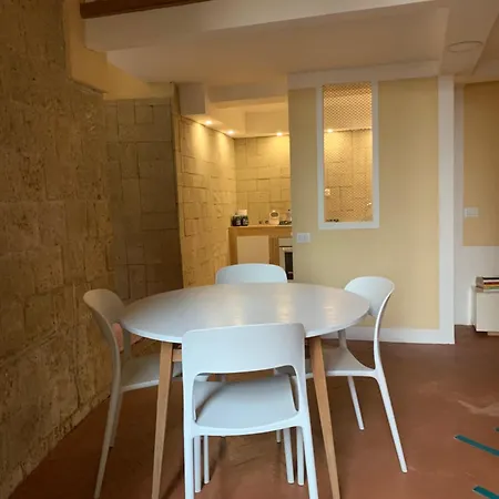 La Casa Nel Tufo *