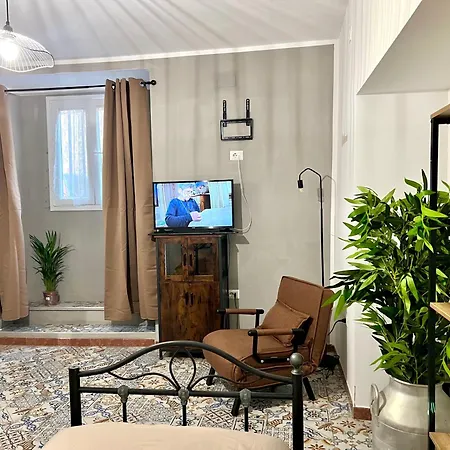 La Casetta Segreta Apartment *
