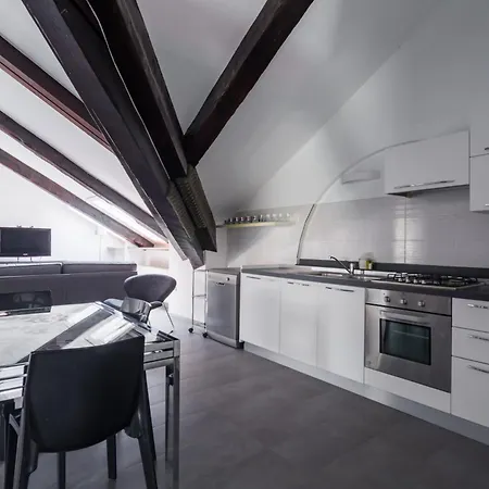 Apartment Duomo Loft In The Centre By Dimorra