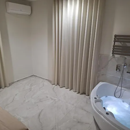 La Violetta * Nápoly