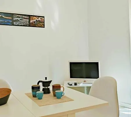 Napoli Felix: Soggiornare Al Centro In Posizione Tranquilla Apartamento