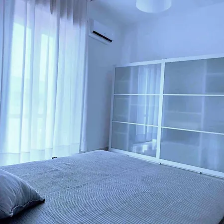 Apartamento Napoli Felix: Soggiornare Al Centro In Posizione Tranquilla