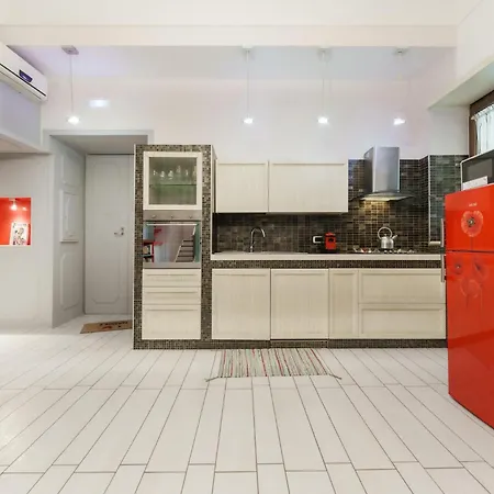 Apartment Art-filled, Luxury Finished 2br Escape In Vomero