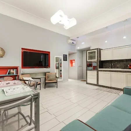 Art-filled, Luxury Finished 2br Escape In Vomero Naples