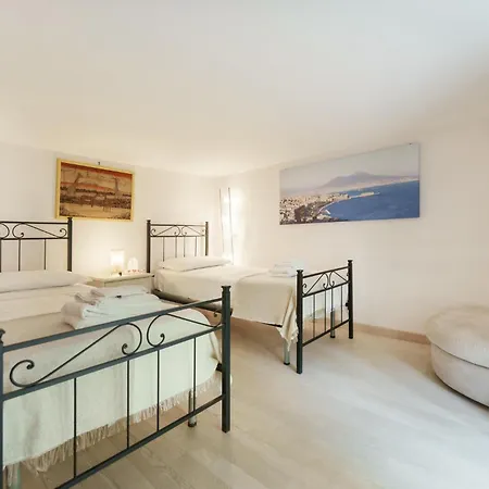 Apartment Art-filled, Luxury Finished 2br Escape In Vomero