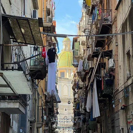 Appartamento Centro Madame Con Terrazzo E Vista Giardino Napoli