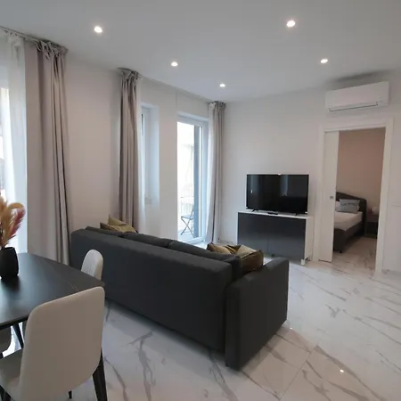 Tema - Dimore Partenopee Apartment *