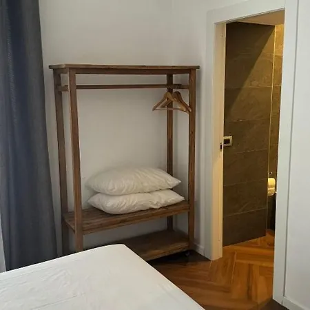 Vitiello's Guest house *