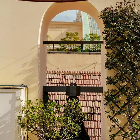 Bed & Breakfast Attico Partenopeo 4*