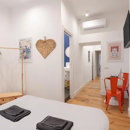 The Idyll Boutique - In Napoli's Spanish Quarters Bed & Breakfast Napels