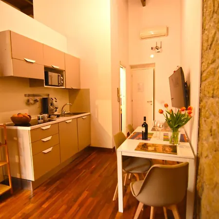 La Casa Di Apollo * Neapel