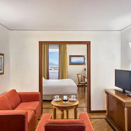 Renaissance Mediterraneo Otel