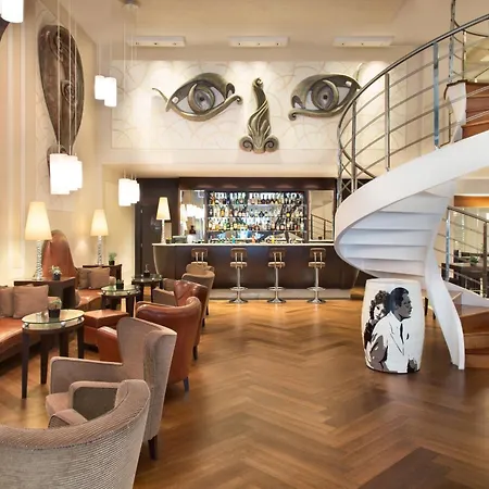 Renaissance Mediterraneo Otel
