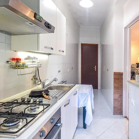 2 Bedroom Cozy In Hébergement de vacances
