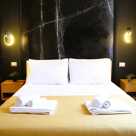 Blackwoody Contemporary - Centro Storico Via Toledo * Neapel