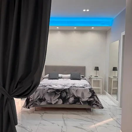 Lady Mary's Luxury Nocleg ze śniadaniem Neapol