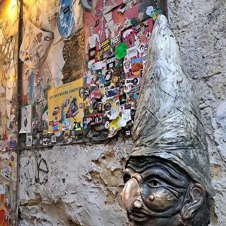 Konukevi Chiaia Napoli