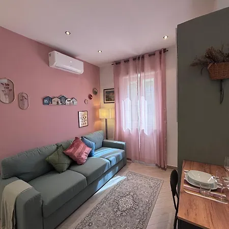 Mrjames House * Naples