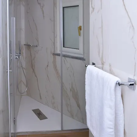 Rivieras House - *