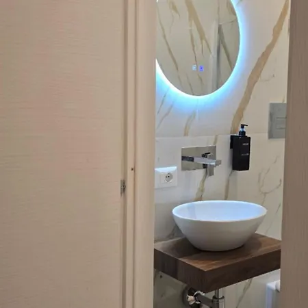 Napoli Central Stay Rooms 게스트하우스 *