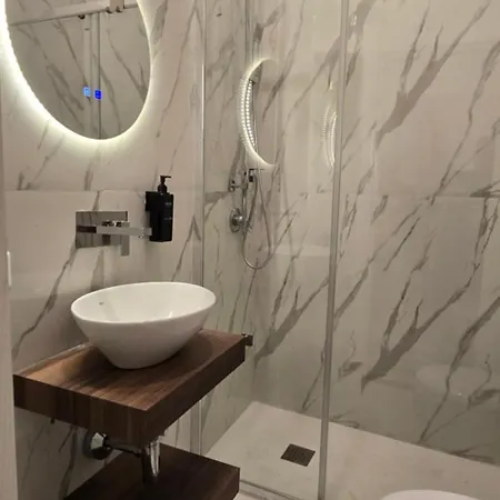 Napoli Central Stay Rooms 게스트하우스 *
