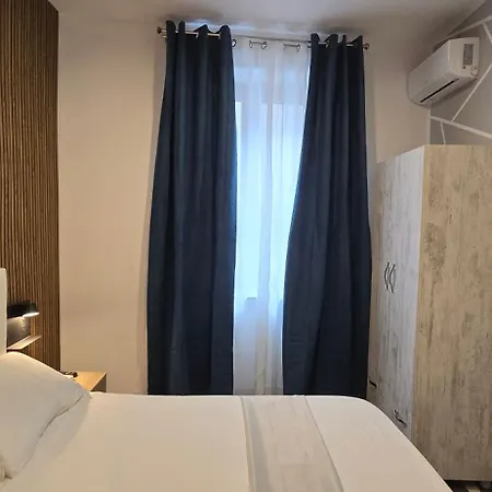 Napoli Central Stay Rooms *