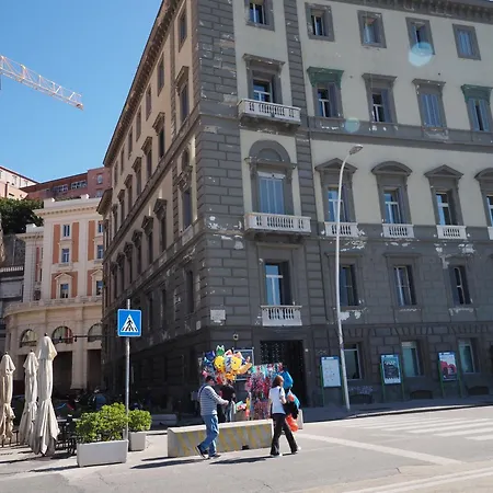 Oda ve Kahvaltı L'angolo Sul Mare Napoli