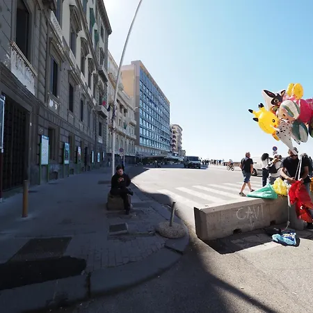 Oda ve Kahvaltı L'angolo Sul Mare Napoli