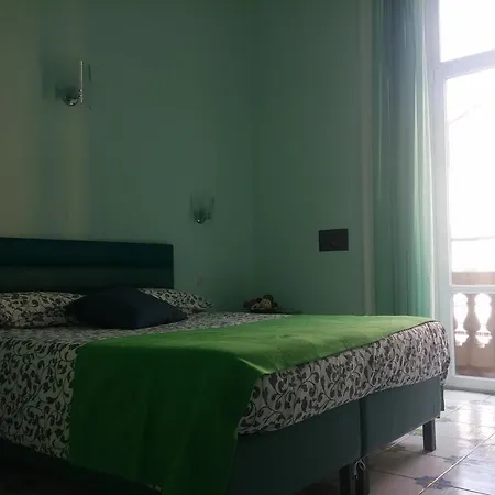 Viaggio A Napoli 2* Nápoles