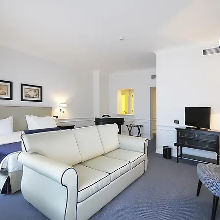 Grand Oriente 4* Naples