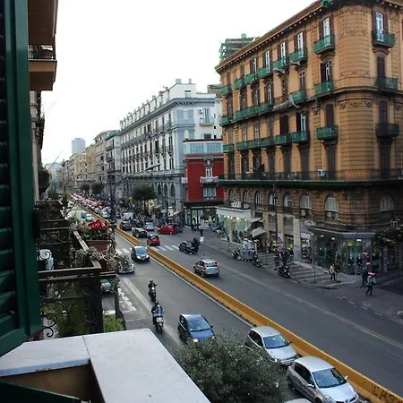 Viaggio A Napoli Bed and breakfast 2*