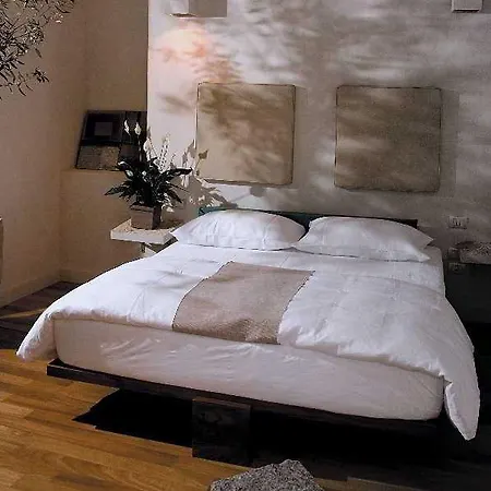 Affittacamere Micalò Art 4*