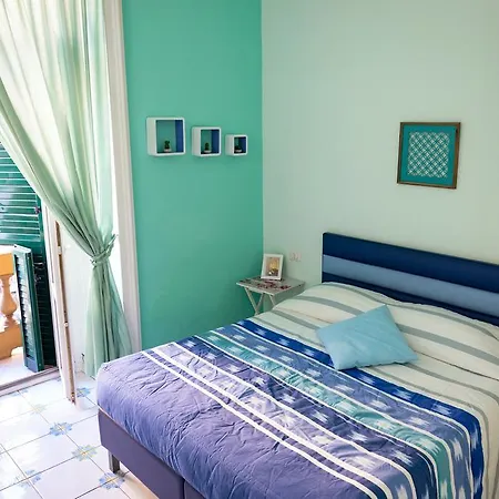 Viaggio A Napoli 2* Nápoles