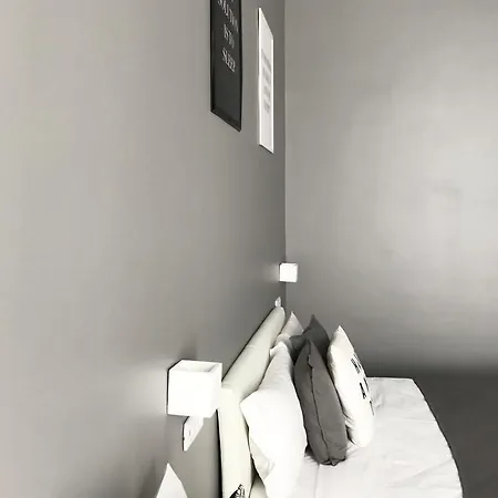 セレンディピティ ゲストハウス ナポリ