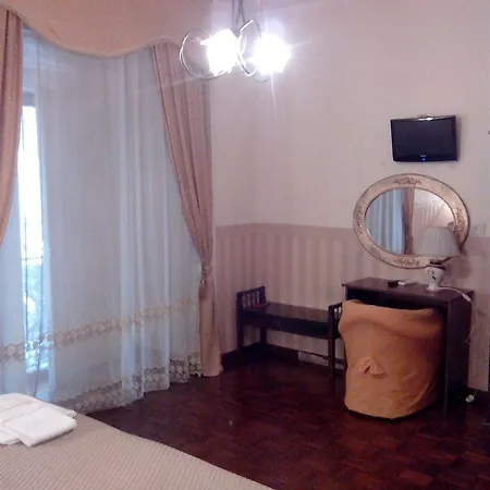 Гостевой дом Bed & Breakfast Napoli Centrale 3*