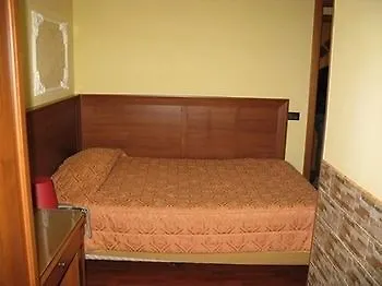Enea Nocleg ze śniadaniem 2*