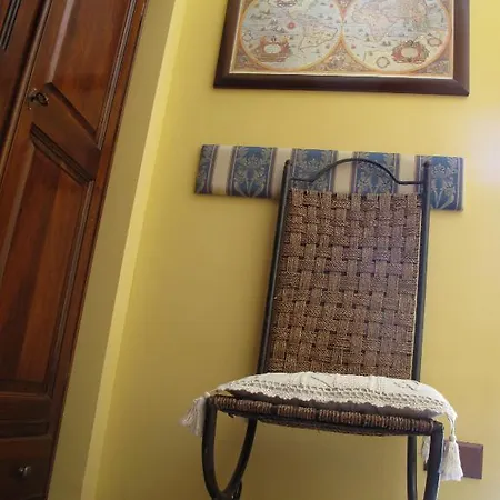 I Visconti 3* Naples