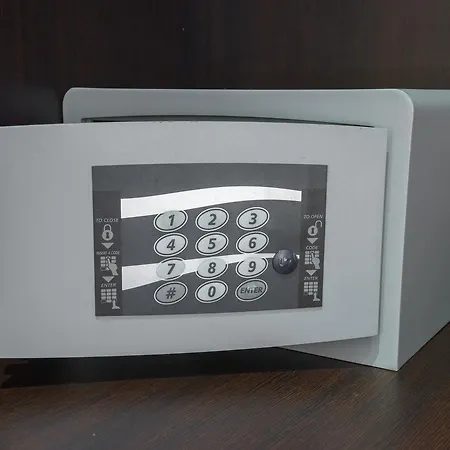 Chiaia 32 3* Неаполь
