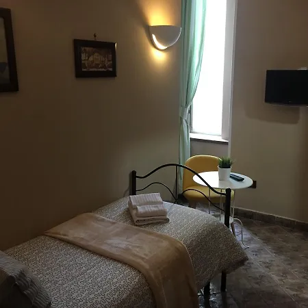 I Visconti 3* Naples