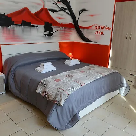 La Torretta Chiaia Couette-café