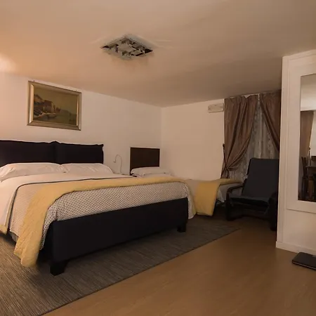 Appartamento La Residenza Chiaia Short Let Via Chiaia 82 Napoli