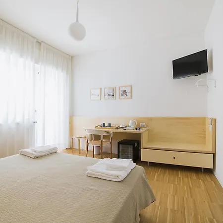 Le Stanze Di Piazza Dei Martiri Alojamento de Acomodação e Pequeno-almoço 5*