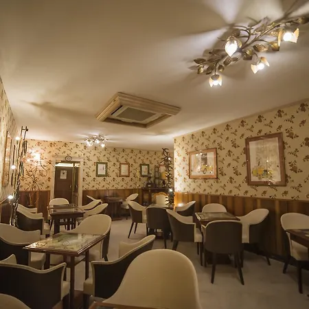 Alojamento de Acomodação e Pequeno-almoço Le Stanze Di Piazza Dei Martiri Nápoles