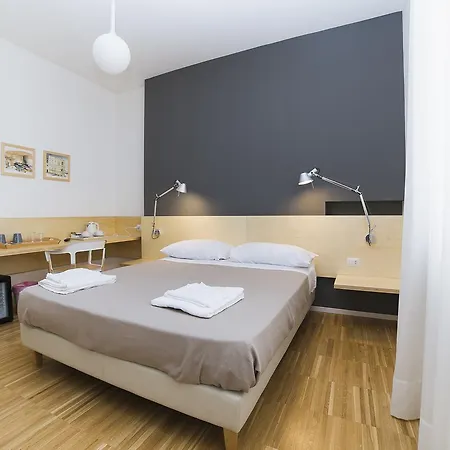 Alojamento de Acomodação e Pequeno-almoço Le Stanze Di Piazza Dei Martiri 5*