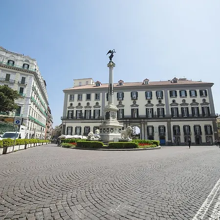Le Stanze Di Piazza Dei Martiri Alojamento de Acomodação e Pequeno-almoço Nápoles
