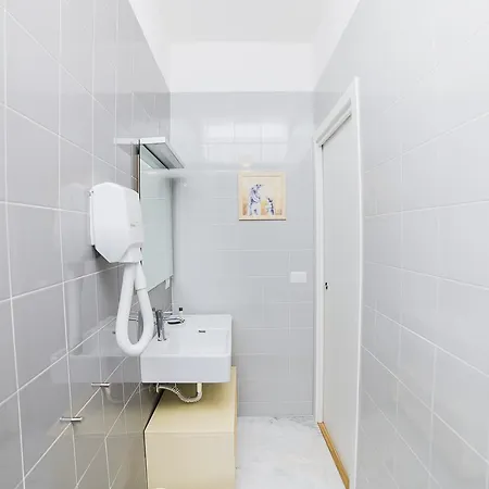 Le Stanze Di Piazza Dei Martiri 5*