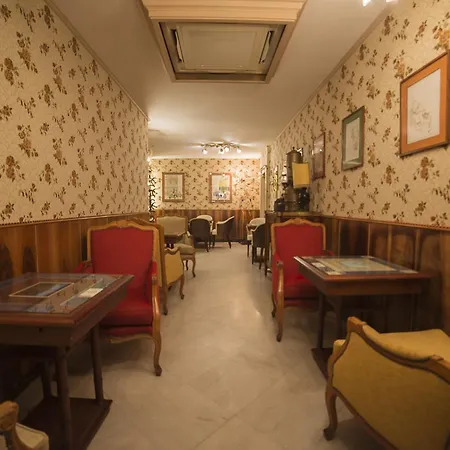 Alojamento de Acomodação e Pequeno-almoço Le Stanze Di Piazza Dei Martiri Nápoles