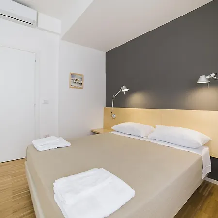 Le Stanze Di Piazza Dei Martiri Alojamento de Acomodação e Pequeno-almoço 5*