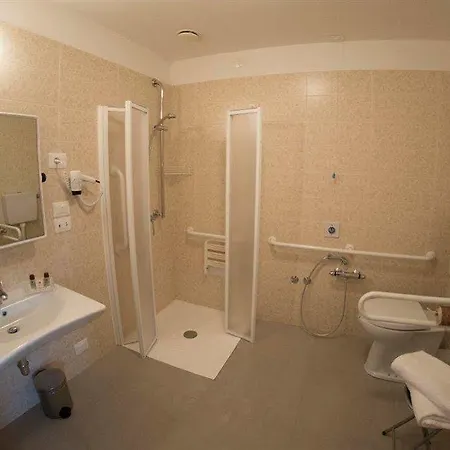 Cristina Hotel 3*