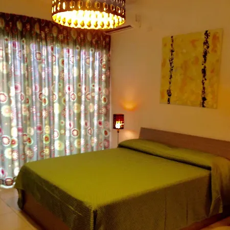 Couette-café Marina Resart & *
